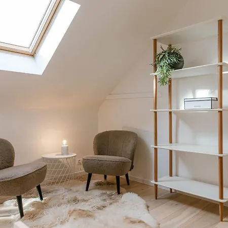 Huswell - Charming Townhouse In Perfect For 6 Guests *